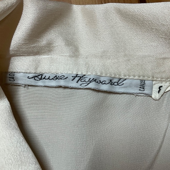 SUSIE HAYWARD Vintage 100% Silk Cream Ruffle Front  Blouse MADE IN CANADA Sz 8 - Picture 4 of 10